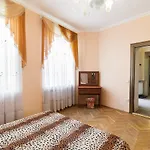 On Dudayeva 17 Apartman Lviv